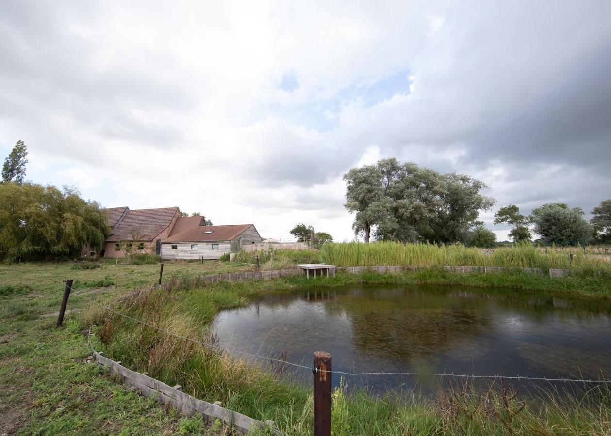 Landelijk Vakantiehuis In Diksmuide Met Een Tuin En Vijver Kültér fotó